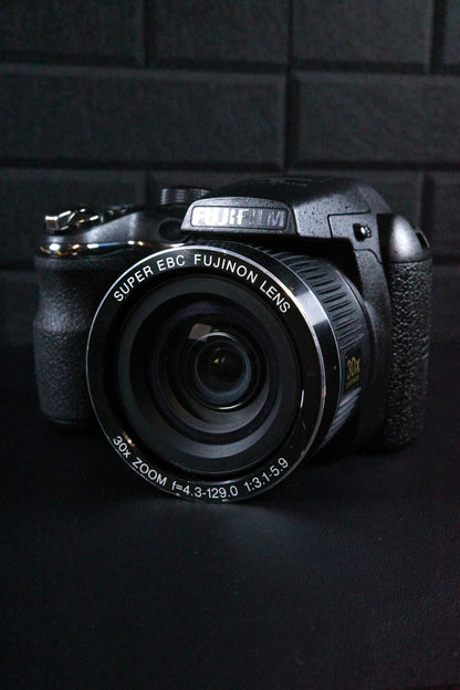 Fujifilm FinePix S4900 14MP Digital Bridge Camera 30x Zoom, Batteries - Working