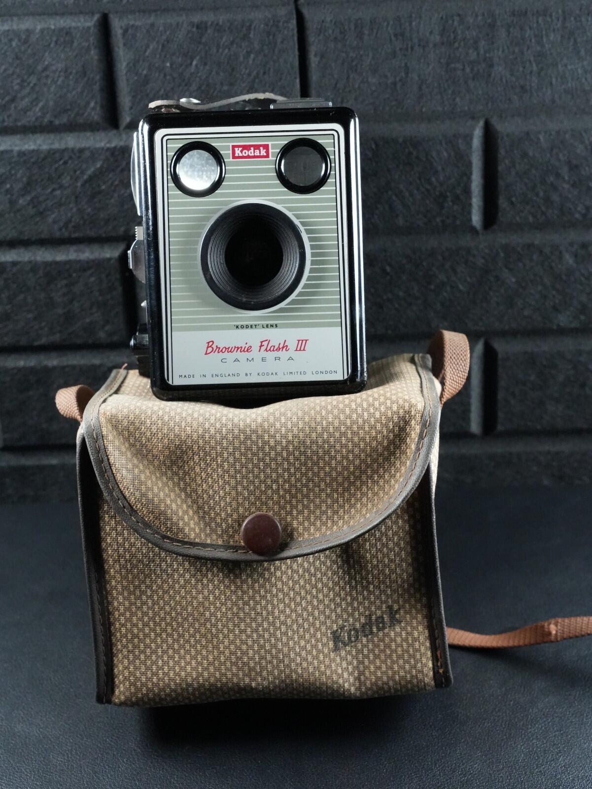 Kodak Brownie Flash III Vintage 1950's 127 Film Box Camera + Case - Working W541