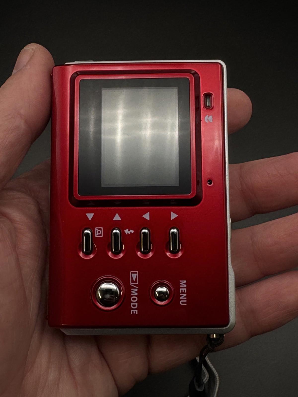 Vivitar Vivicam 3188 Red Digital Camera 3.1MP - Box, Case + Batteries - Working