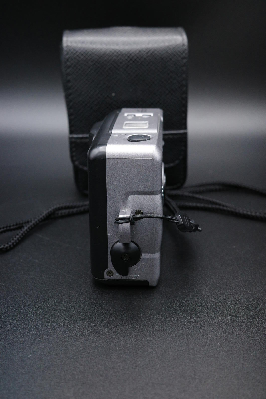 Vintage Canon IXUS FF Compact Camera & Case - Excellent Condition Fully Working