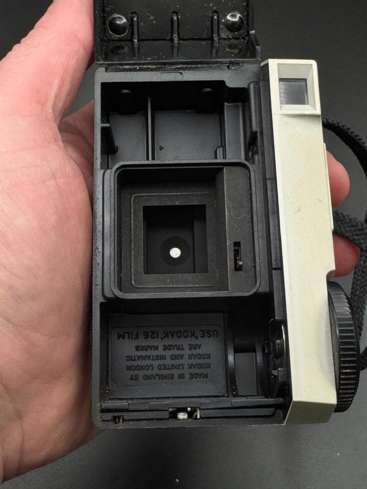 Vintage 1960's Kodak Instamatic 25 Retro 126 Film Camera - Winds & Fires (C177)