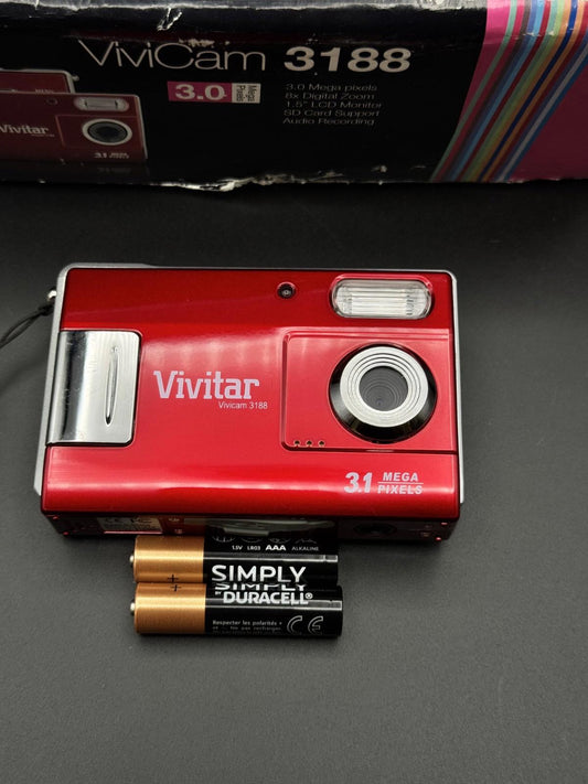 Vivitar Vivicam 3188 Red Digital Camera 3.1MP - Box, Case + Batteries - Working