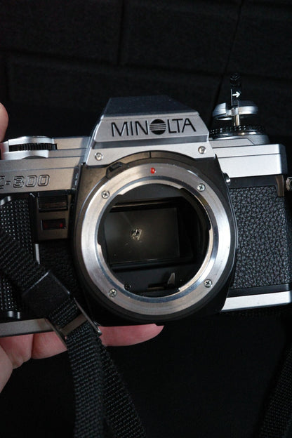 Working Minolta X-300 Vintage 1980's 35mm SLR Film Camera + Tamron 28-70mm Lens