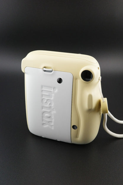 Working Fujifilm Instax Mini 11 White Instant Camera + Batteries - Read Details