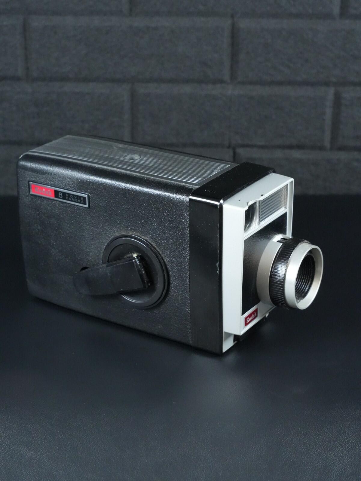 Kodak Brownie Vintage 1960's 8mm Movie Cine Camera Ektanar f/1.9 Lens - Working