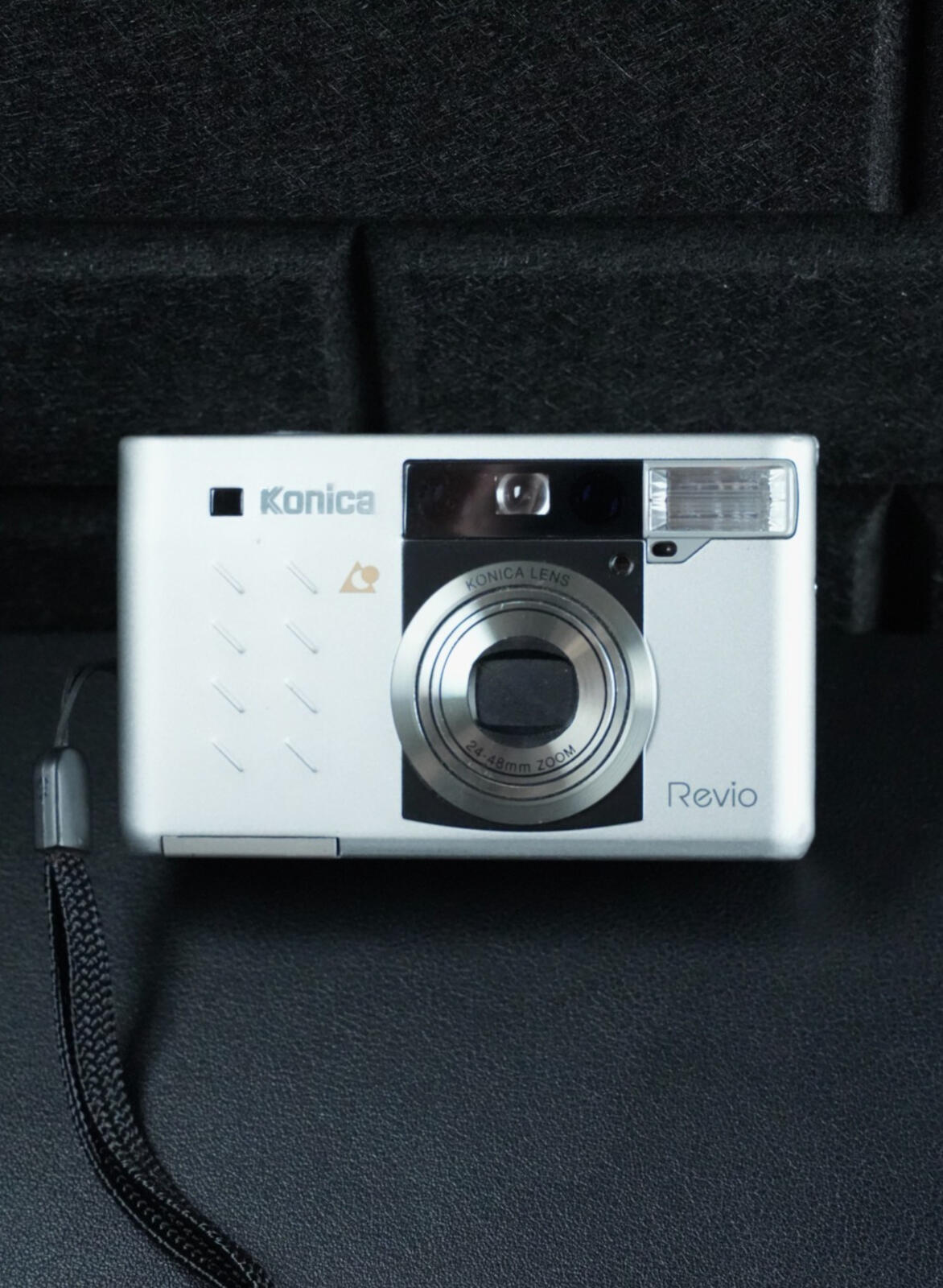 Konica Revio Vintage 1990's Compact APS Film Camera + Battery - Tested & Working