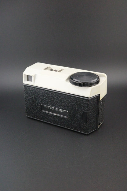 Vintage 1960's Kodak Instamatic 25 Retro 126 Film Camera +  Case & Instructions