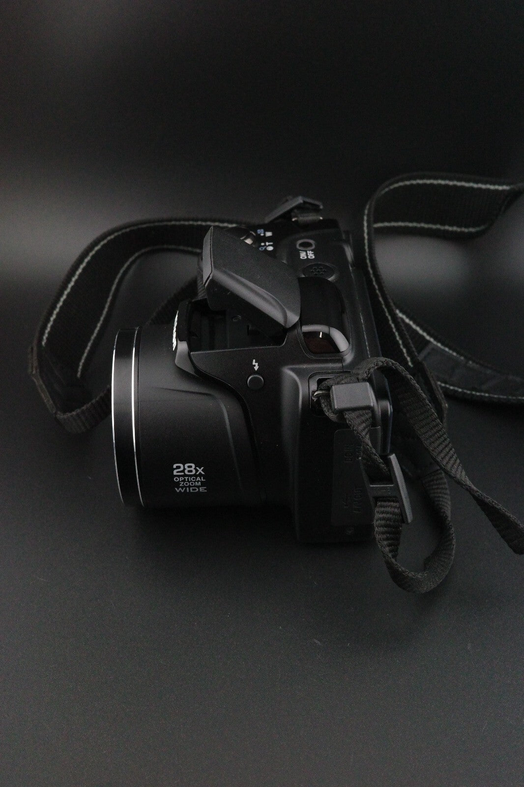 Nikon Coolpix L340 20.2MP 28x Zoom Camera + Card & Bag - Working - Screen Fault