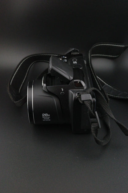 Nikon Coolpix L340 20.2MP 28x Zoom Camera + Card & Bag - Working - Screen Fault