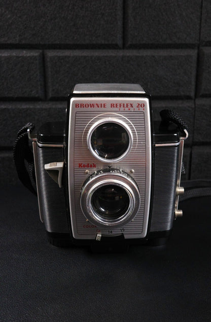 Vintage 1960's Kodak Brownie Reflex 20 620 Film Box Camera - Tested & Working