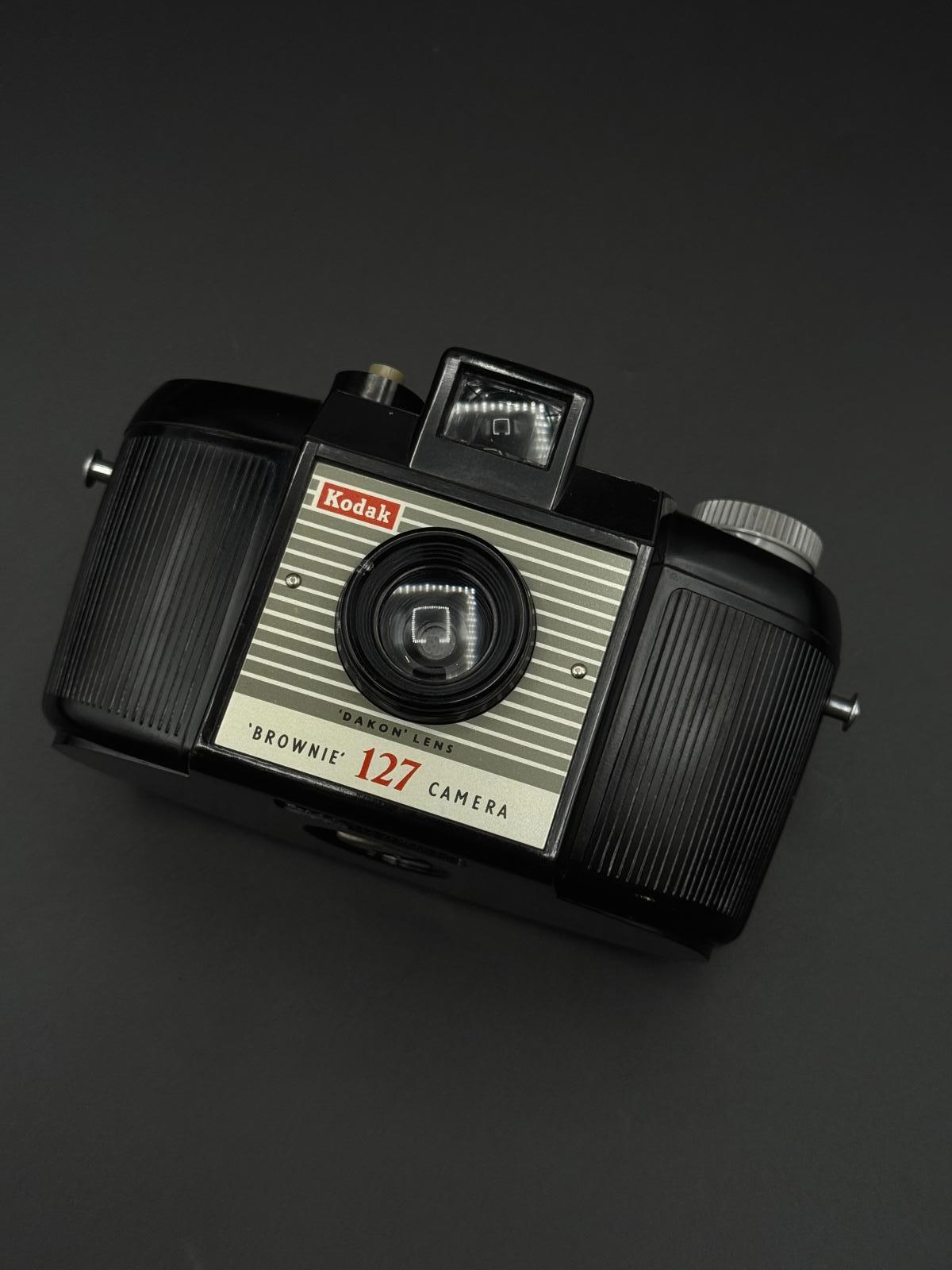 Vintage Kodak Brownie 127 1950's Retro Film Camera - Tested & Fully Working