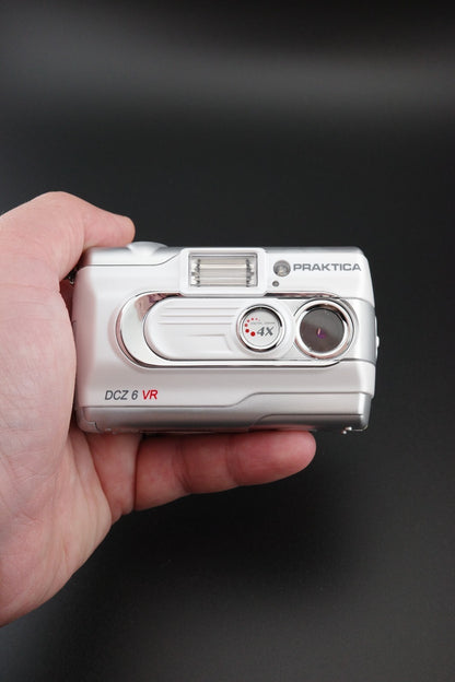Praktica DCZ 6 VR Vintage Y2K 6MP Digital Camera + Batteries - Tested & Working