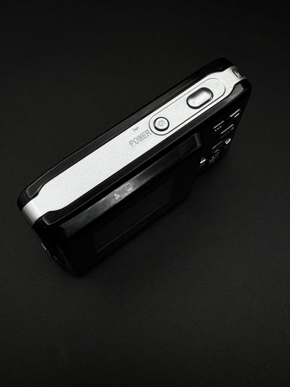 Vivitar Digital Camera Vivicam 5022 5.1MP + Case & Batteries - Fully Working