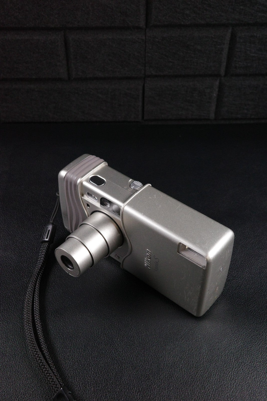 Nikon Nuvis S Vintage 1990's APS Film Point & Shoot Camera - Tested & Working