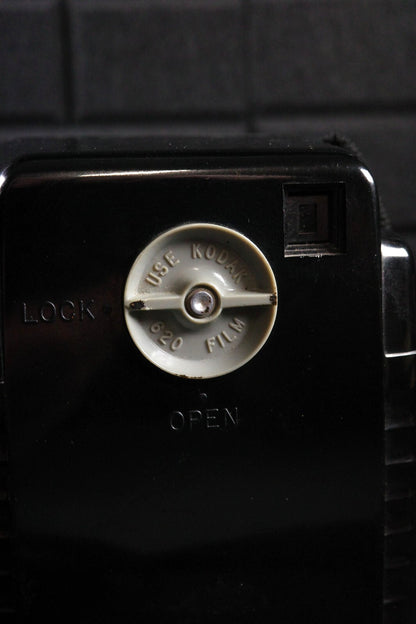 Kodak Brownie Bull's-Eye Vintage 1950's Bakelite 620 Film Box Camera - Working