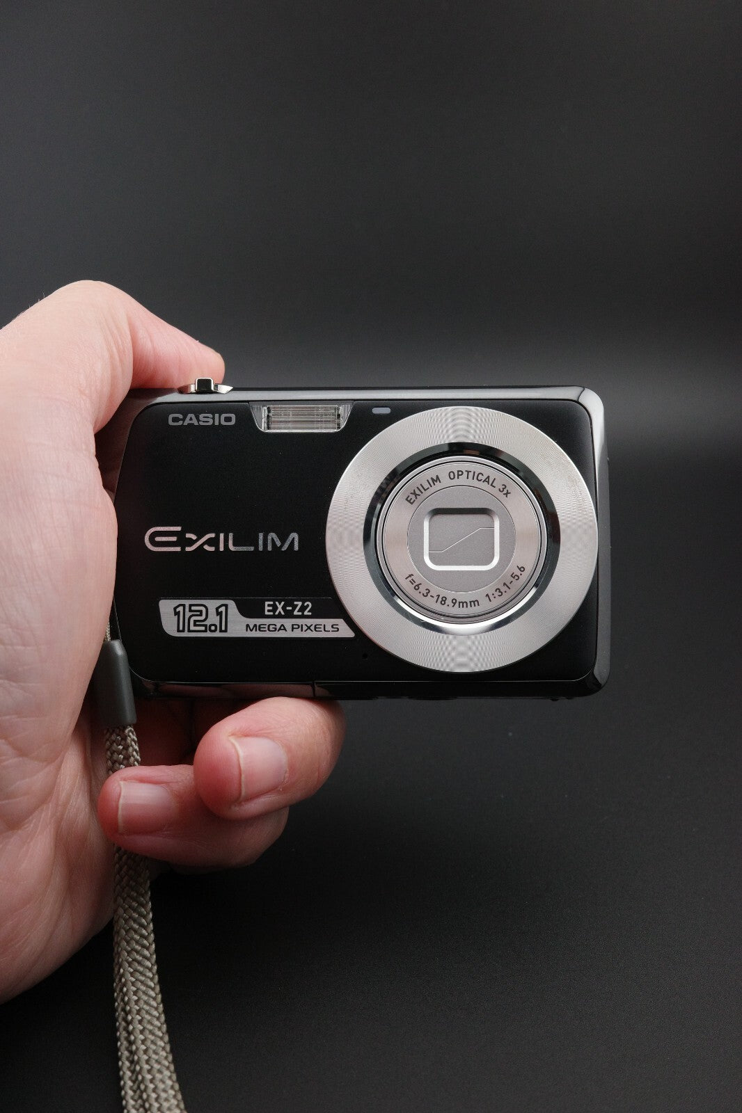Casio Exilim EX-Z2 12.1MP Digital Camera Boxed + Charger & New Battery - Working