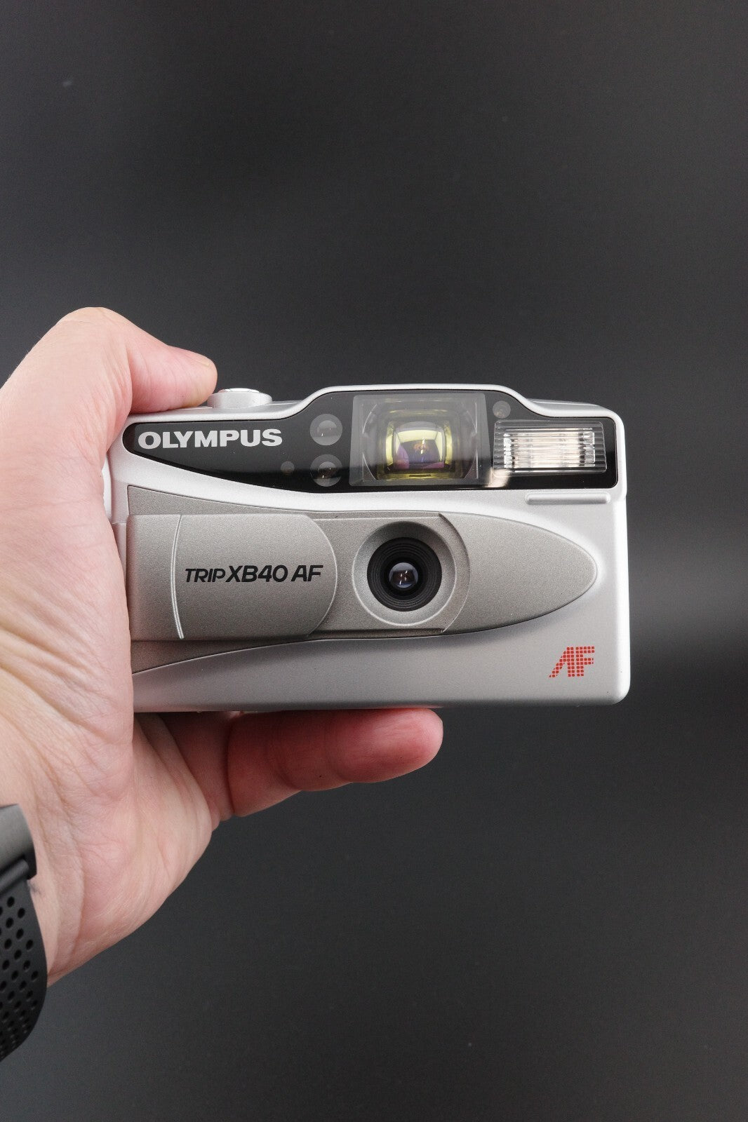 Olympus Trip XB40 AF 35mm Film Point & Shoot Camera, Case + Batteries - Working
