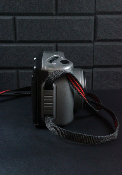 Samsung AF Zoom 105S Vintage 1990's 35mm Point & Shoot Film Camera - Working