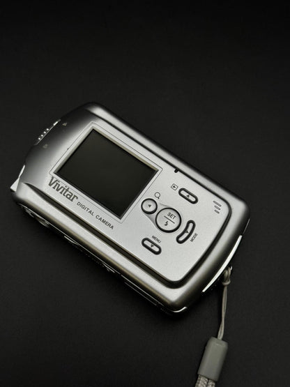 Fully Working Vivitar ViviCam 3105s 3.2MP Digital Camera + New Case & Batteries