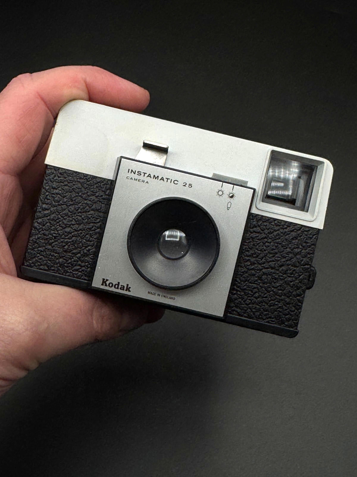 Vintage 1960's Kodak Instamatic 25 Retro 126 Film Camera - Winds & Fires (J211)