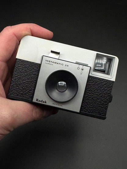 Vintage 1960's Kodak Instamatic 25 Retro 126 Film Camera - Winds & Fires (J211)