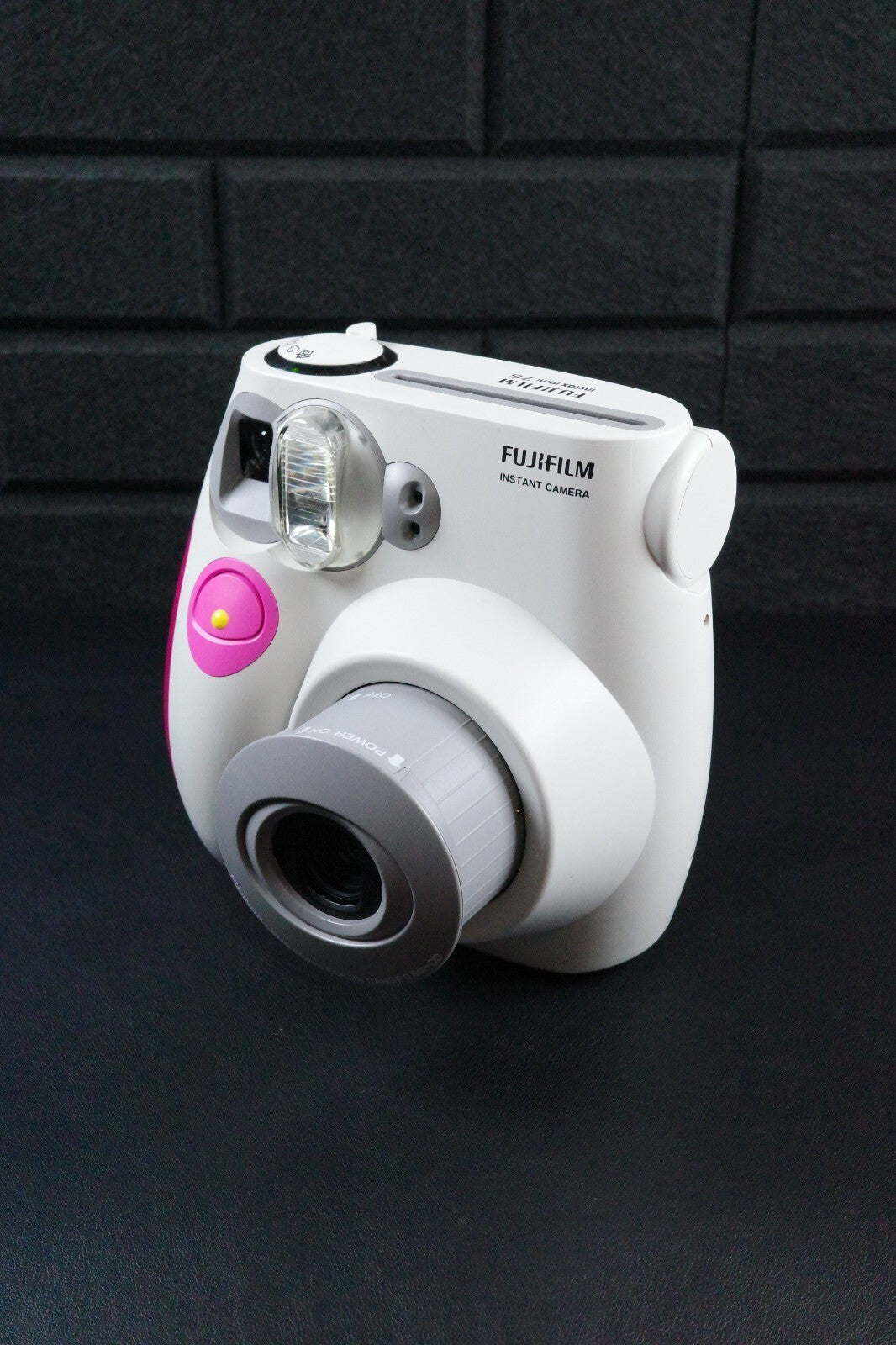 Fujifilm Instax Mini 7S Instant Film Camera Boxed & Working + Film and Batteries