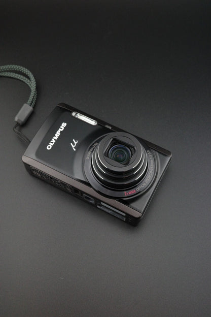 Olympus Mju 7050 14MP Digital Camera 7x Zoom + New Battery & Charger - Working