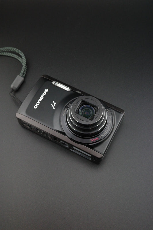 Olympus Mju 7050 14MP Digital Camera 7x Zoom + New Battery & Charger - Working