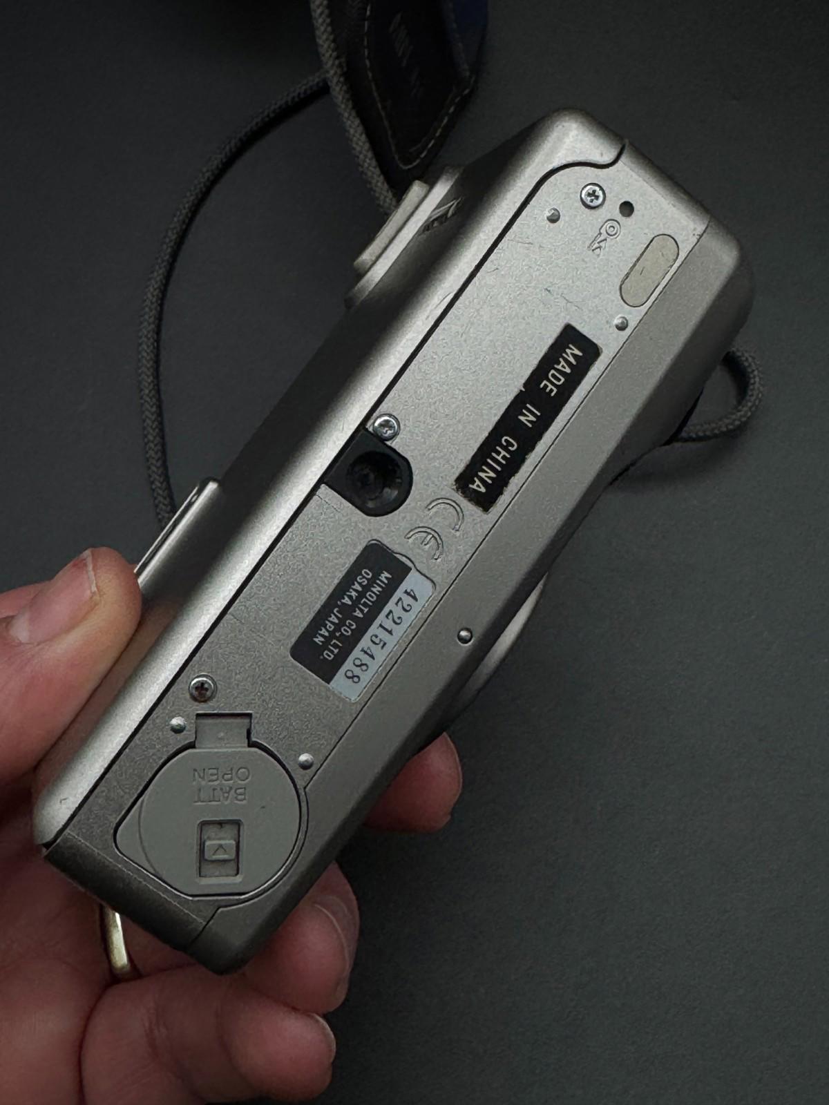 Vintage 1990's Minolta Riva Zoom 115 Compact 35mm Film Camera - Working (M133)