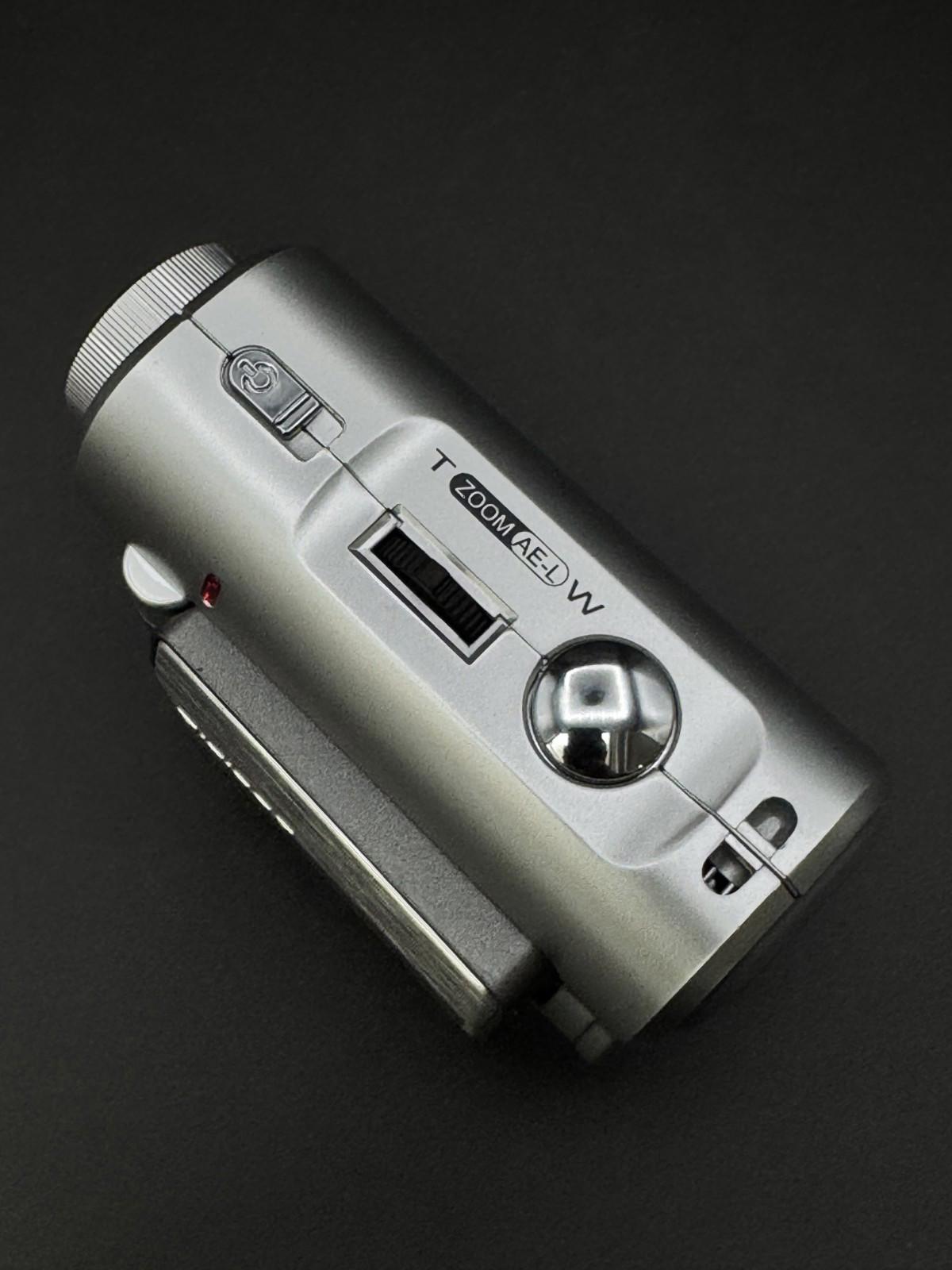 Boxded & Working Digigr8 DV182 Silver Compact Digital Video Camera + Batteries