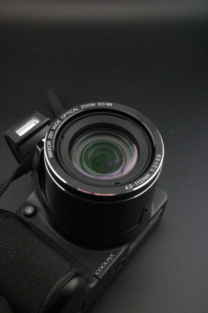 Nikon Coolpix L340 20.2MP 28x Zoom Camera + Card & Bag - Working - Screen Fault