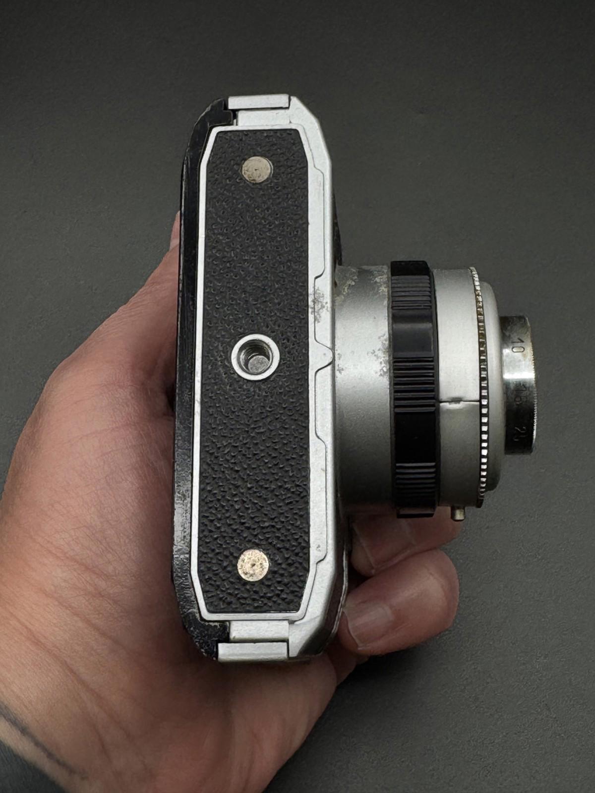 Working Bencini Comet 44 Medium Format 6x4.5 Vintage 127 Film Vintage Camera