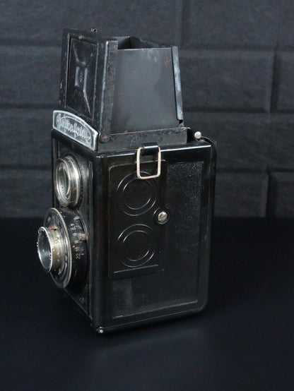 Soviet Komsomolets GOMZ Vintage 1940's 6x6 120 Film Box Camera (Read Details)