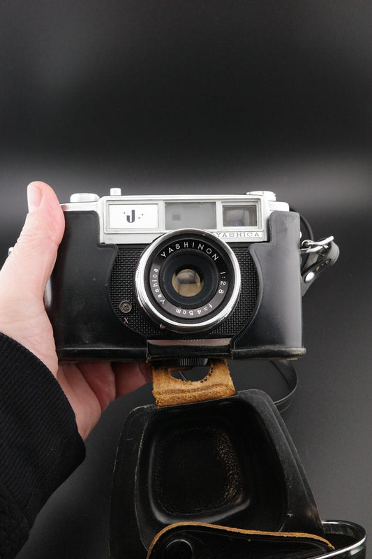 Yashica J Vintage 1960's 35mm Rangefinder Camera + Case - Faulty, Spares Repair