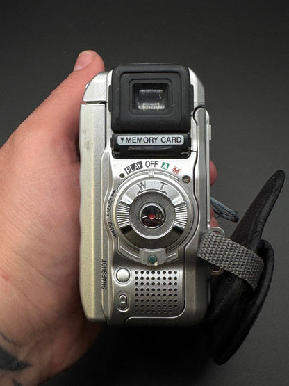 JVC GR-DX95EK Handheld MiniDV Camcorder Silver - Untested