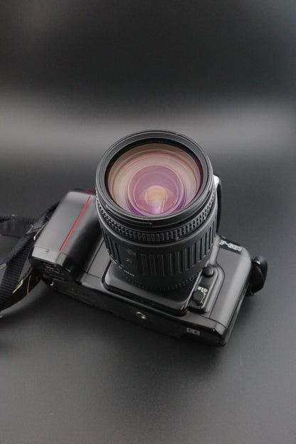 Nikon F-601 35mm SLR Film Camera + Sigma 28-200mm Lens - Film Tested & Working