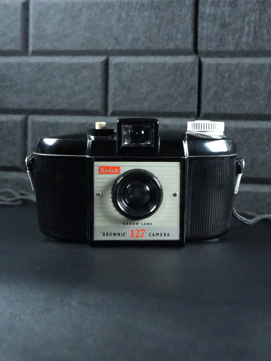 Kodak Brownie 127 Vintage 1950s 127 Film Camera + Case - Tested & Working (Z533)