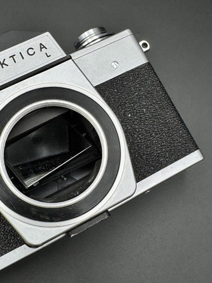 Praktica L Pentacon M42 Vintage 35mm Camera Body - Faulty For Spares or Repair