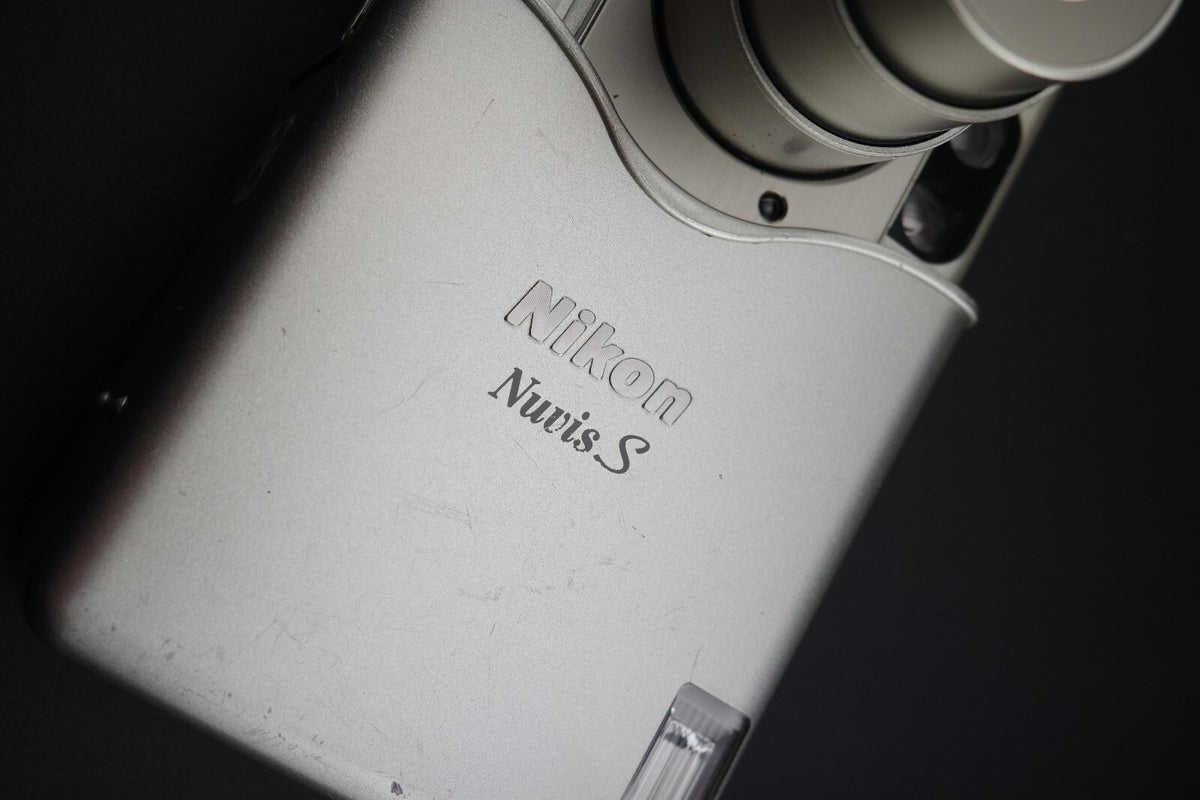 Nikon Nuvis S Vintage 1990's APS Film Point and Shoot Camera - Tested & Working