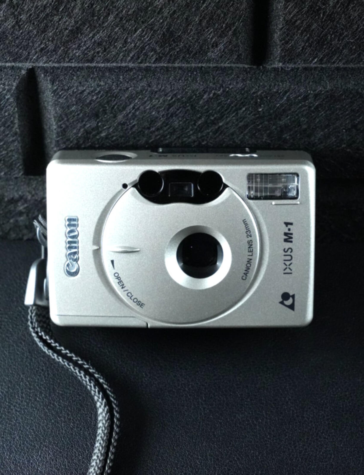 Canon Ixus M-1 Vintage 1990's Compact APS Film Camera - Tested Working (Z159)