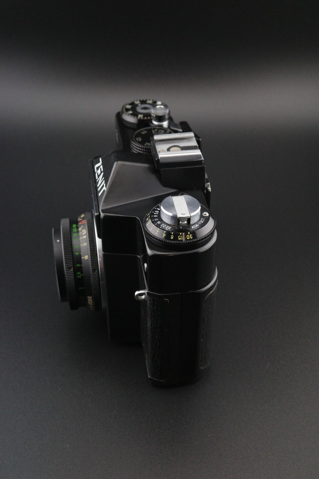 Zenit 11 35mm SLR Film Camera + Industar 50mm Pancake Lens - Tested & Working