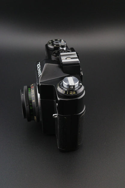 Zenit 11 35mm SLR Film Camera + Industar 50mm Pancake Lens - Tested & Working