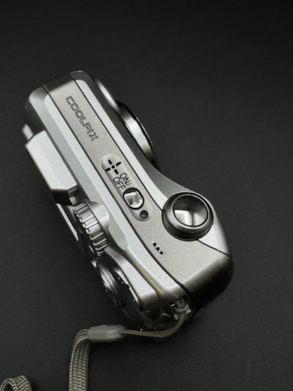 Nikon COOLPIX 3200 3.2MP Digital Camera + Box, Case, Card & Batteries - Working