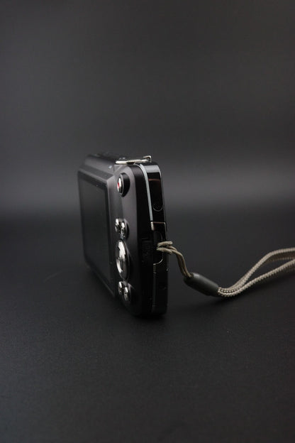Casio Exilim EX-Z2 12.1MP Digital Camera Boxed + Charger & New Battery - Working