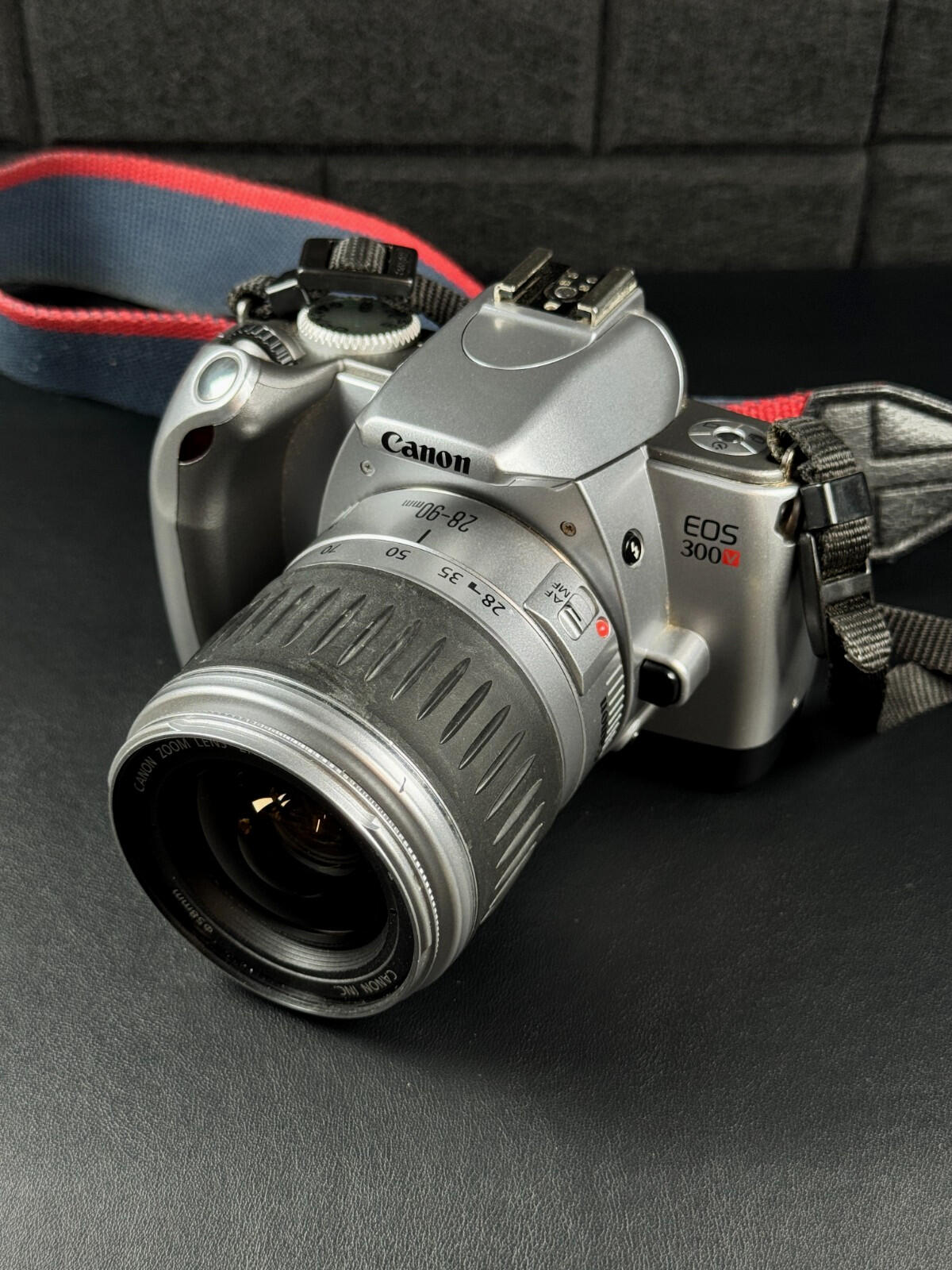 Canon EOS 300v 35mm SLR Film Camera + EF 28-90mm Canon Zoom Lens - Read Details