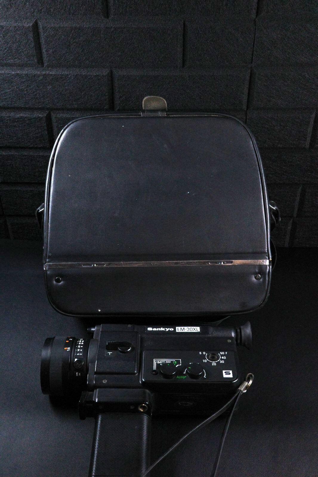 Sankyo EM-30XL Vintage 1970's Super 8 Cine Film Camera & Case - Fully Working