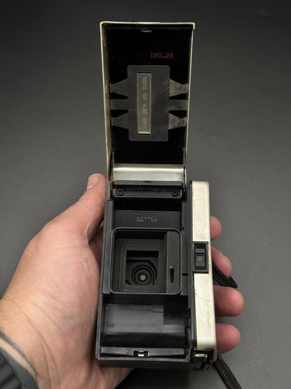 Kodak Instamatic 104 Vintage Camera for Spares Or Repair Demo Show Purposes