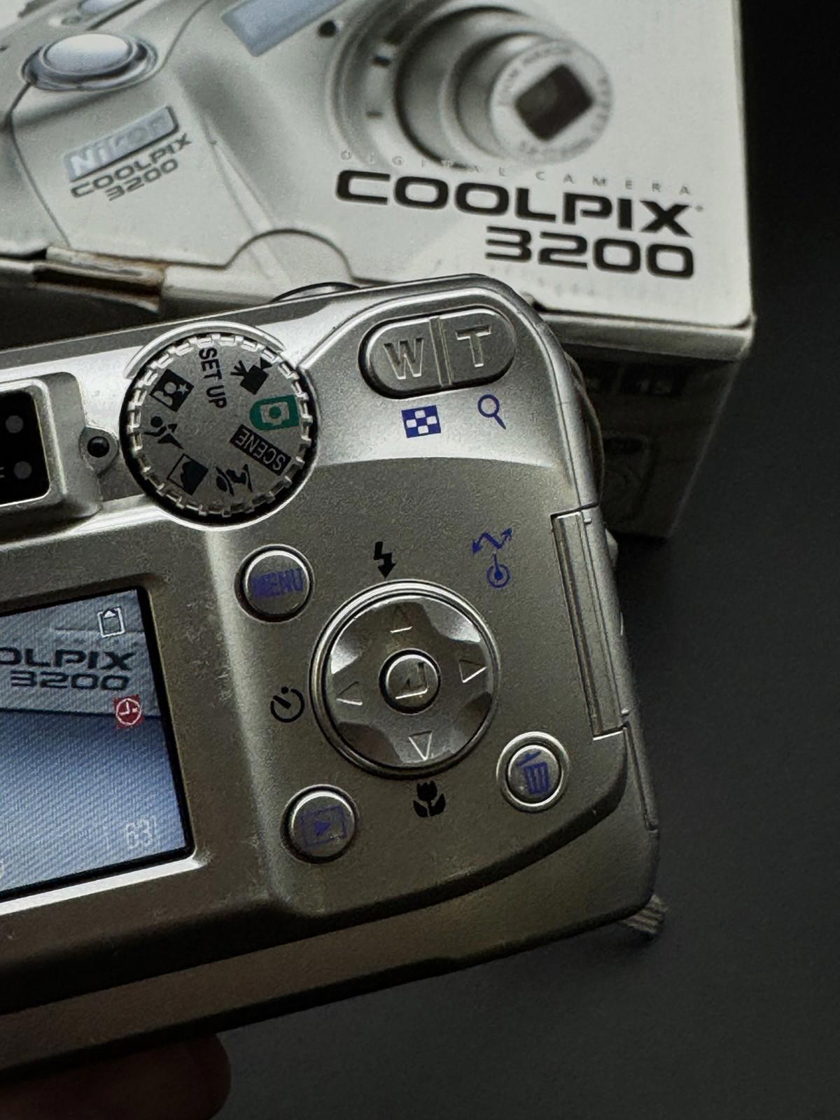 Nikon COOLPIX 3200 3.2MP Digital Camera + Box, Case, Card & Batteries - Working