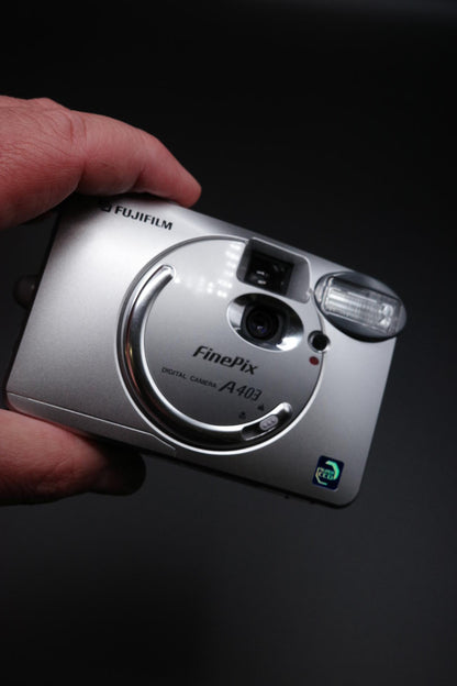 Fujifilm FinePix A Series A403 2.1MP Digital Camera - Faulty - Read Description