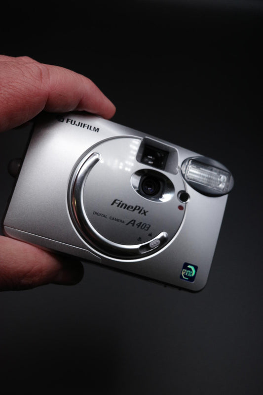 Fujifilm FinePix A Series A403 2.1MP Digital Camera - Faulty - Read Description